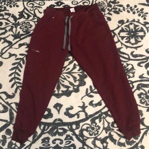 Figs joggers maroon petite